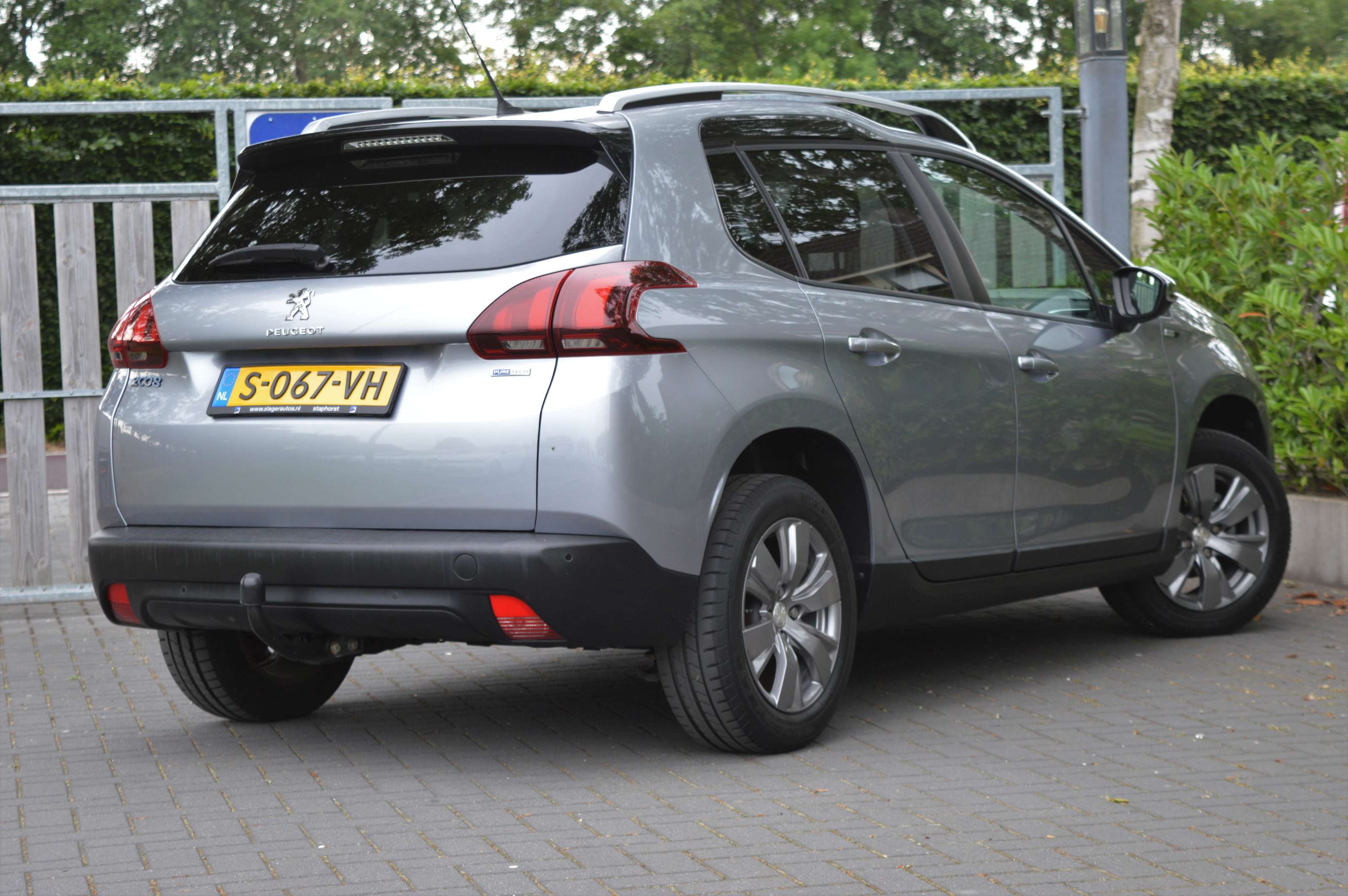 Peugeot 2008 1.2 PureTech Allure | Navi | Trekhaak | PDC - Autobedrijf ...